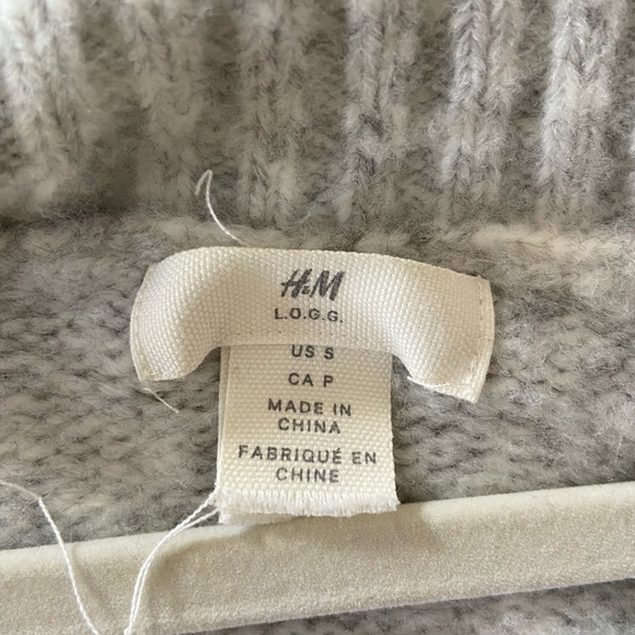 Oversized Comfy Sweater - Picture 3 of 3